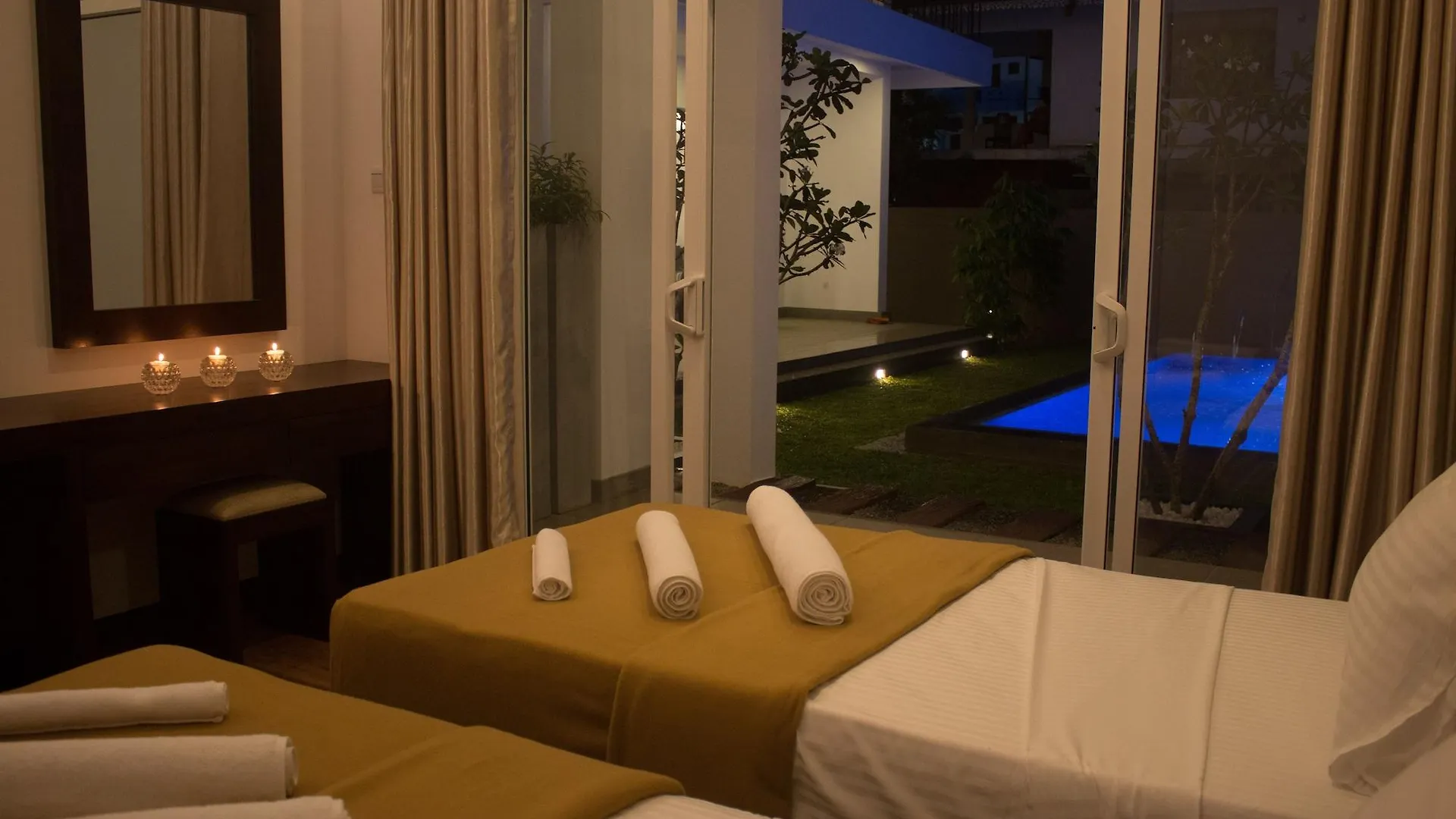 The Suite 262 Negombo 3*,