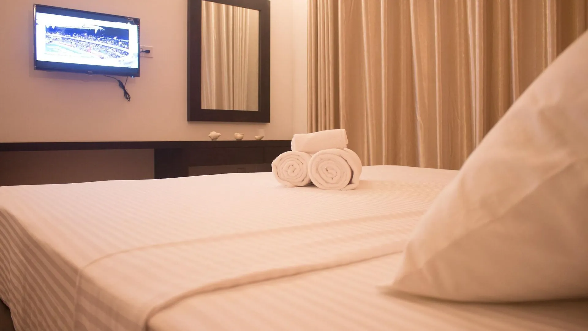 The Suite 262 Negombo 3*,