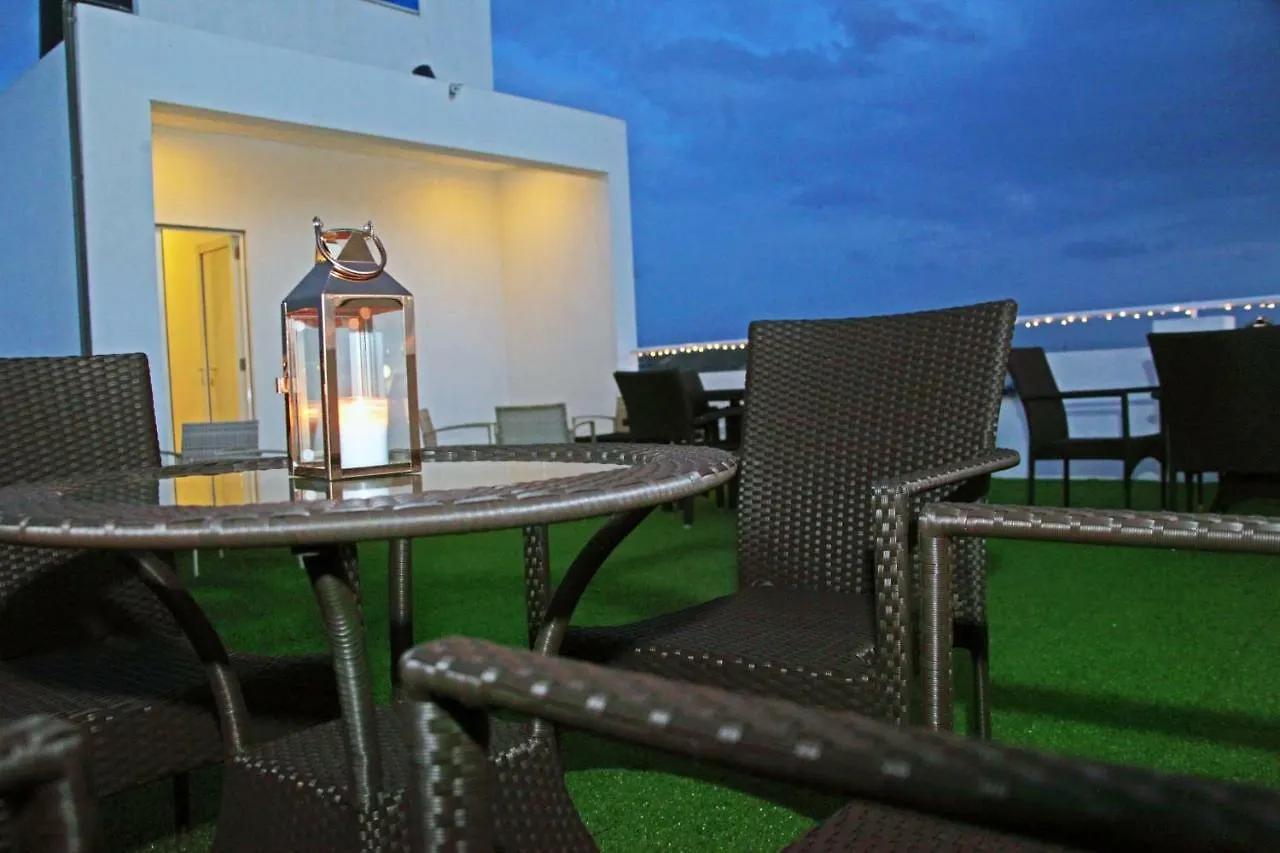The Suite 262 Negombo Hotel